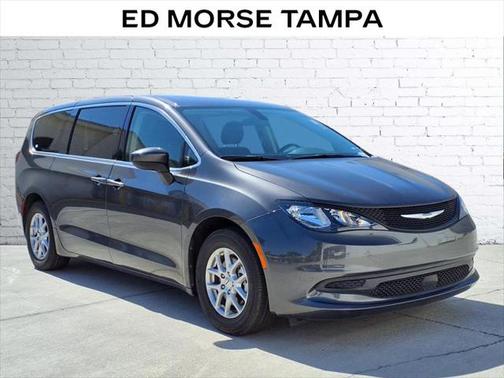 2022 Chrysler Voyager LX