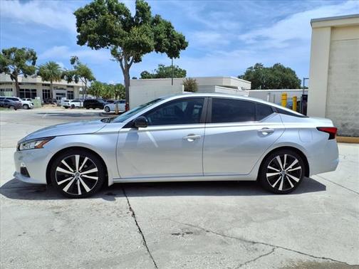 2020 Nissan Altima SR FWD
