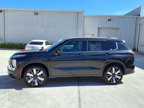 Black Diamond 2026 Mitsubishi Outlander SEL