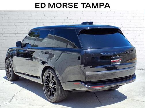 2025 Land Rover Range Rover P400 SE
