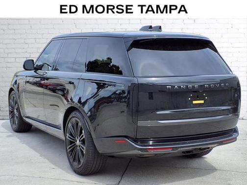 2025 Land Rover Range Rover P400 SE