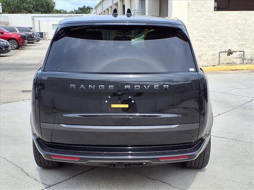 2025 Land Rover Range Rover P400 SE
