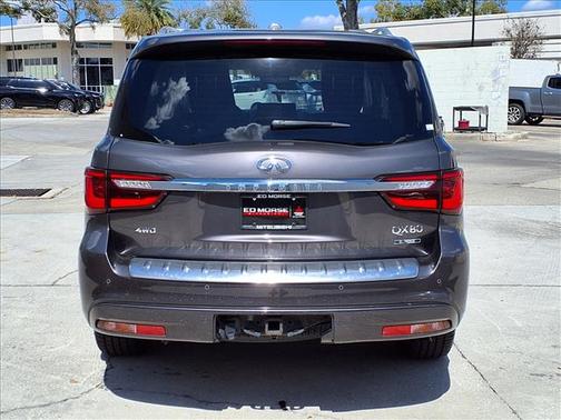 2023 INFINITI QX80 Luxe