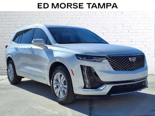 2022 Cadillac XT6 Luxury FWD