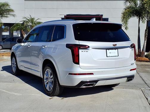 2022 Cadillac XT6 Luxury FWD