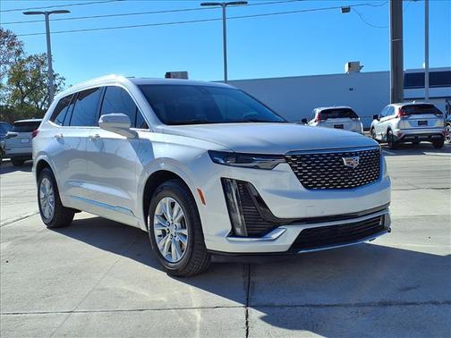 2022 Cadillac XT6 Luxury FWD