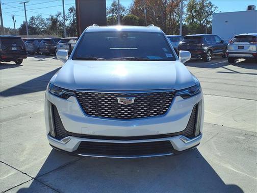 2022 Cadillac XT6 Luxury FWD