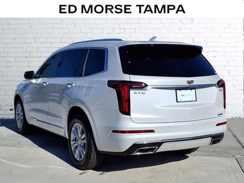 2022 Cadillac XT6 Luxury FWD