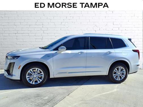 2022 Cadillac XT6 Luxury FWD