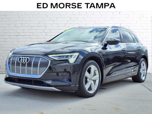 2019 Audi e-tron Premium Plus