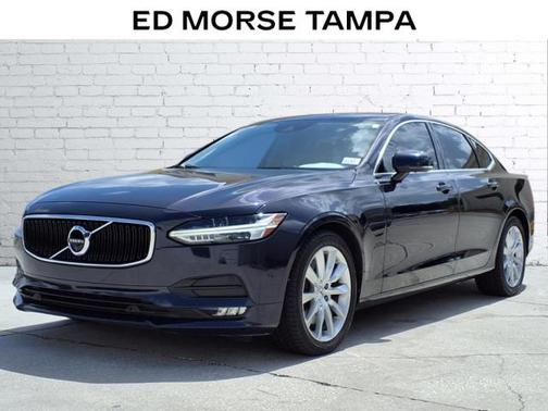 2017 Volvo S90 T6 Momentum
