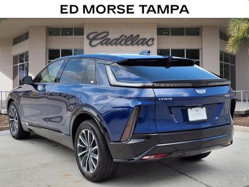 2025 Cadillac LYRIQ V