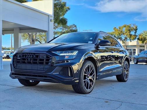 2022 Audi Q8 55 Premium Plus