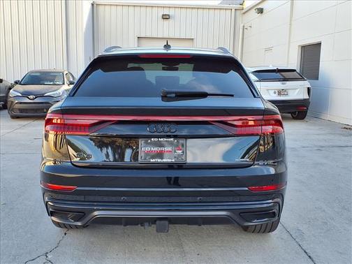 2022 Audi Q8 55 Premium Plus
