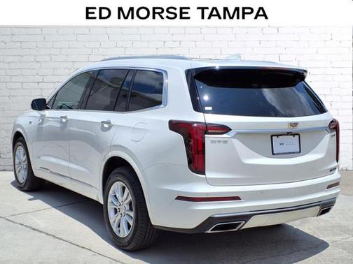 2022 Cadillac XT6 Luxury FWD