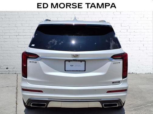 2022 Cadillac XT6 Luxury FWD