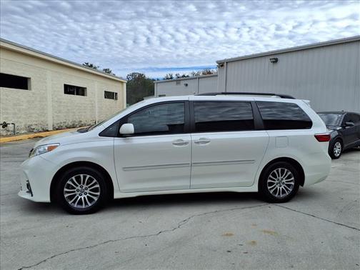 2018 Toyota Sienna SE