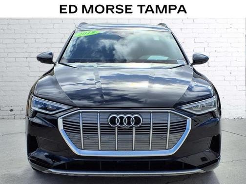 2019 Audi e-tron Premium Plus