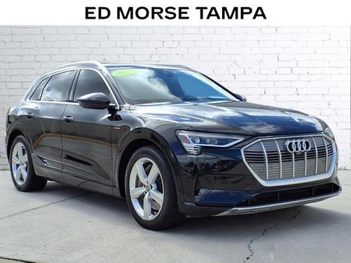 2019 Audi e-tron Premium Plus