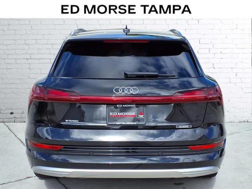 2019 Audi e-tron Premium Plus