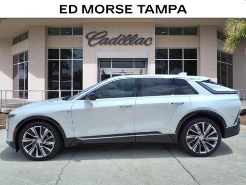 2025 Cadillac LYRIQ V