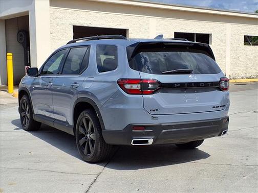 Sonic Gray Pearl 2025 Honda Pilot Black Edition