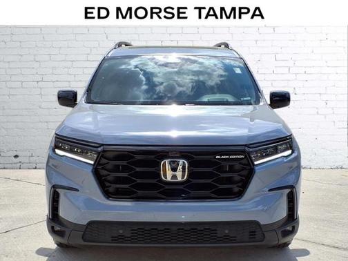 Sonic Gray Pearl 2025 Honda Pilot Black Edition