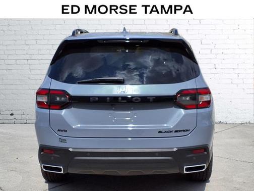 Sonic Gray Pearl 2025 Honda Pilot Black Edition