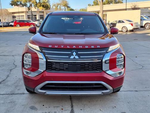 Red Diamond 2026 Mitsubishi Outlander SE