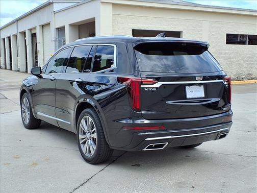 2022 Cadillac XT6 Premium Luxury FWD