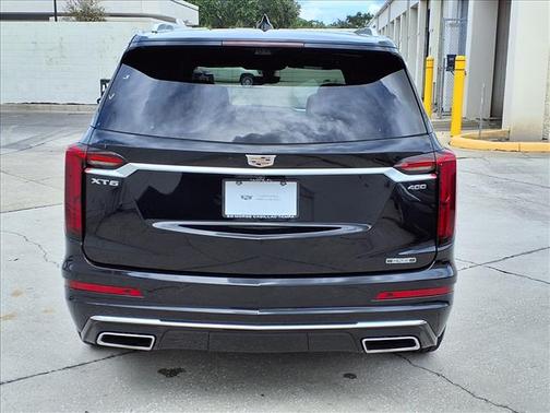 2022 Cadillac XT6 Premium Luxury FWD