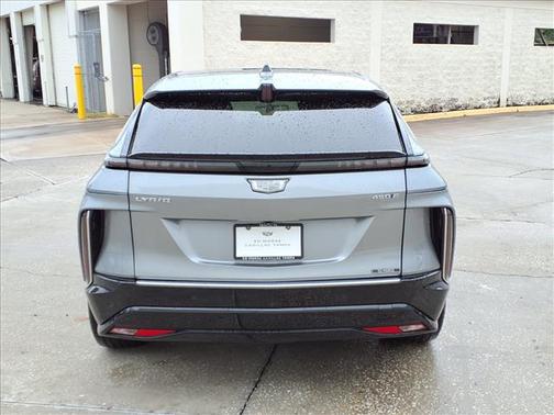 2024 Cadillac LYRIQ V