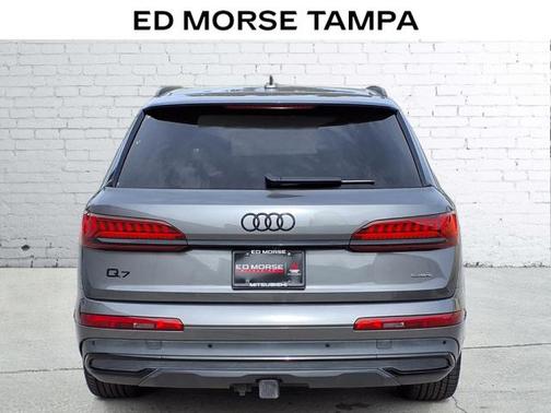 2023 Audi Q7 45 Premium Plus