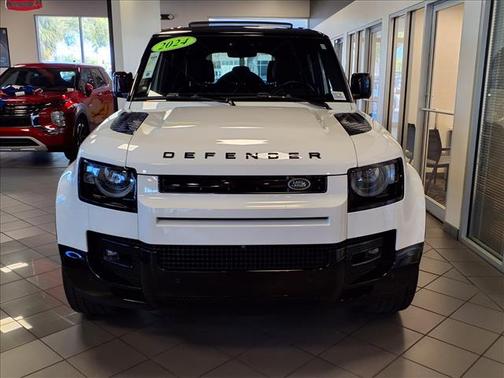 2024 Land Rover Defender 110 P400 X-Dynamic SE