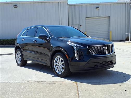 Stellar Black Metallic 2023 Cadillac XT4 Luxury