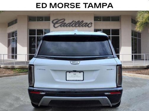Vibrant White Tricoat 2026 Cadillac VISTIQ Sport