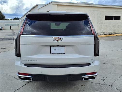 2022 Cadillac Escalade ESV Luxury