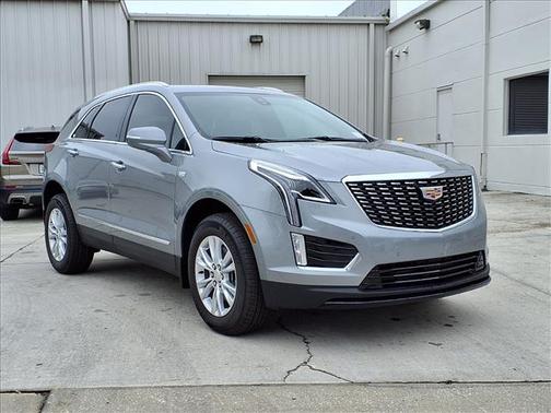 2026 Cadillac XT5 Luxury