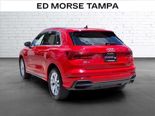 Progressive Red Metallic 2025 Audi Q3 Premium 45 TFSI S line quattro Tiptronic
