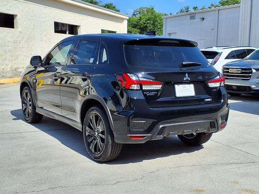 Labrador Black Pearl 2026 Mitsubishi Outlander Sport 2.0 LE