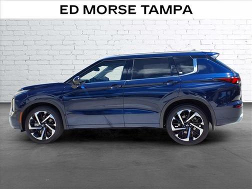 Cosmic Blue Metallic 2024 Mitsubishi Outlander SEL 2.5 2WD