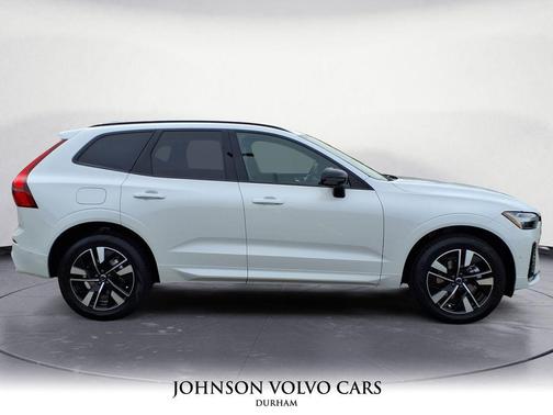 Crystal White Metallic 2026 Volvo XC60 B5 Plus