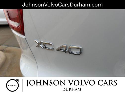 Crystal White 2026 Volvo XC40 Plus, B4 FWD Gas (mild hybrid), Dark