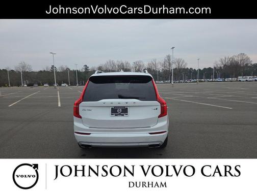 2018 Volvo XC90 T6 Momentum