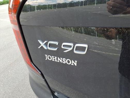 2025 Volvo XC90 Plug-In Hybrid T8 Plus 7-Seater