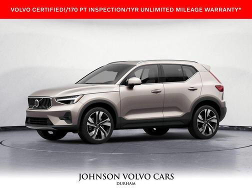 2023 Volvo XC40 B5 Plus Bright Theme
