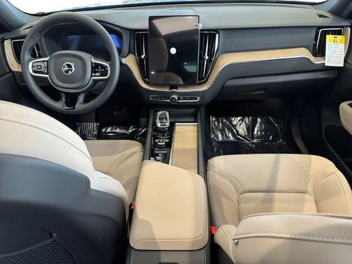 2026 Volvo XC60 B5 Plus