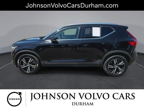 Onyx Black Metallic 2023 Volvo XC40 B5 Plus Bright Theme
