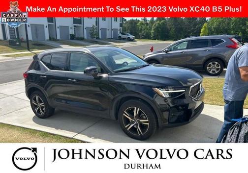 Onyx Black Metallic 2023 Volvo XC40 B5 Plus Bright Theme