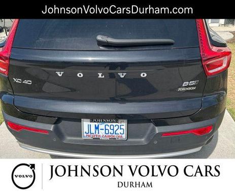 Onyx Black Metallic 2023 Volvo XC40 B5 Plus Bright Theme